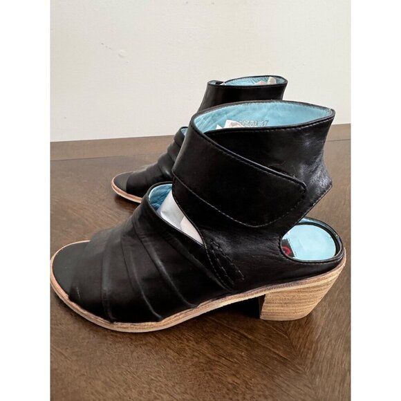 Everybody by BZ Moda black Smooth leather upper with ruching and cut out details - Picture 4 of 6